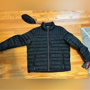 NWT Tommy Hilfiger men's puffer jacket packable light weight